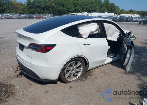 2022 Tesla Model Y Long Range Dual Motor All-Wheel Drive from USA, damaged, VIN 7SAYGDEEXNF355439